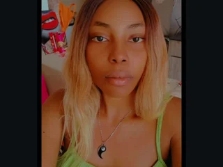 PrettyMoney369 webcam livesex profile in hardcore cams